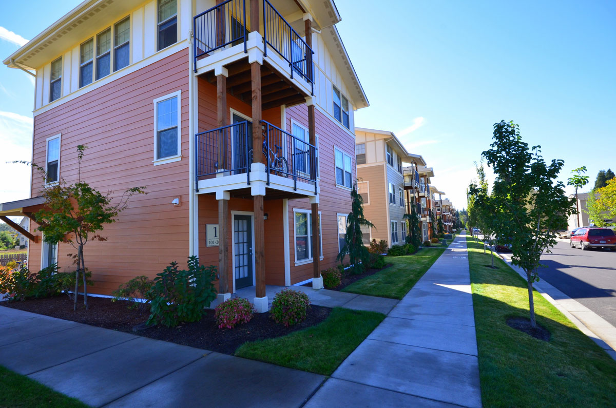 7TH ST exterior sidewalk