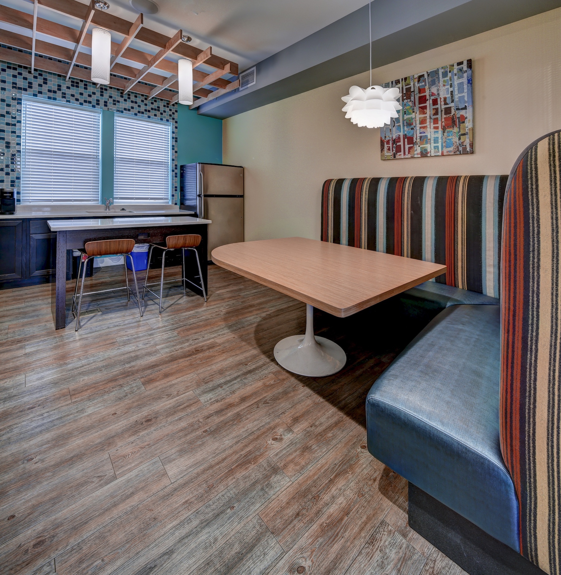 7th St Station Lounge 1