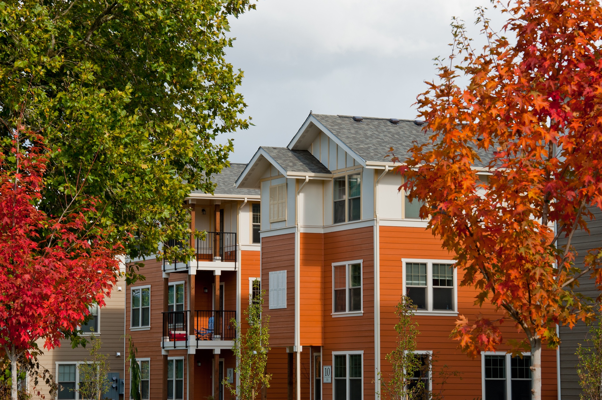 7th St exterior fall 2